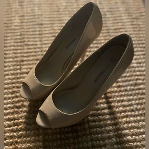 Just Fab Peek a Boo Platform Pumps S 7.5